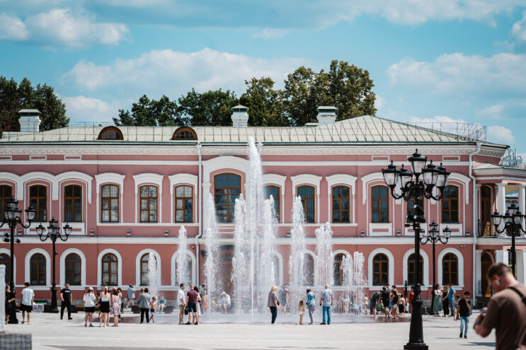 1 мая — старт сезона светомузыкального фонтана на Соборной площади Твери