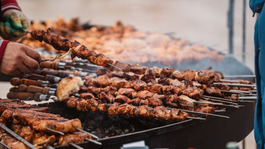 Шашлычный гид от Роскачества: как выбрать идеальный продукт для пикника