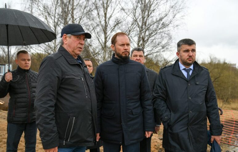 Виталий Королев поручил увеличить темпы реконструкции моста в Конаковском округе