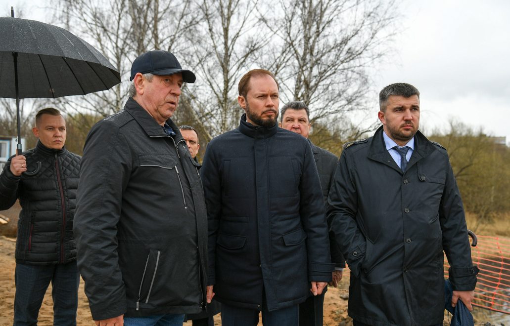 Виталий Королев поручил увеличить темпы реконструкции моста в Конаковском округе