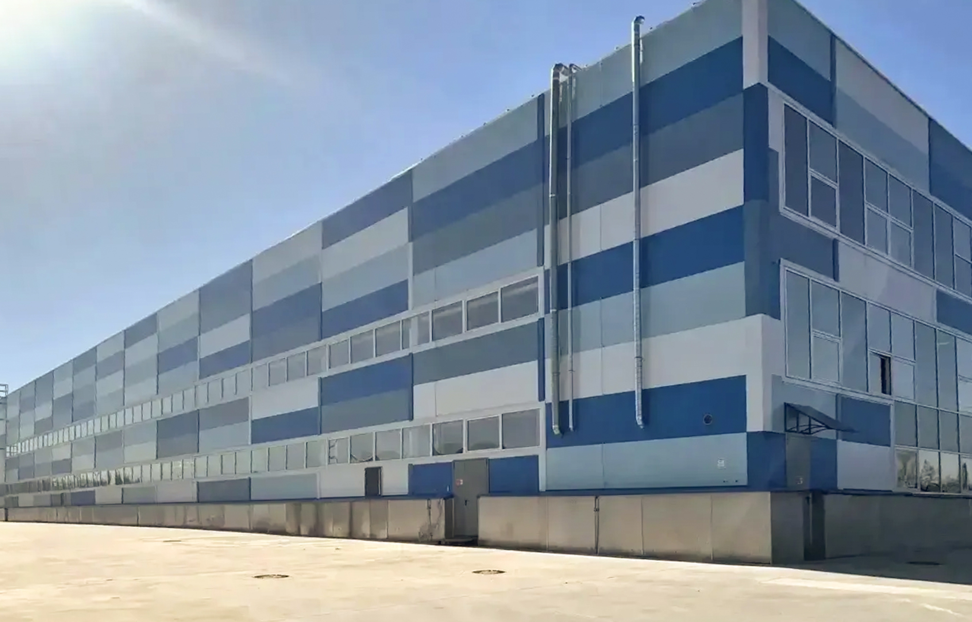 Новый завод в Эммауссе начал выпуск труб и пластика