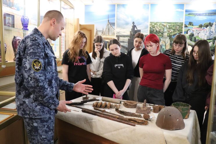 УФСИН Твери открывает двери: первокурсники кооперативного техникума узнают о профессии изнутри