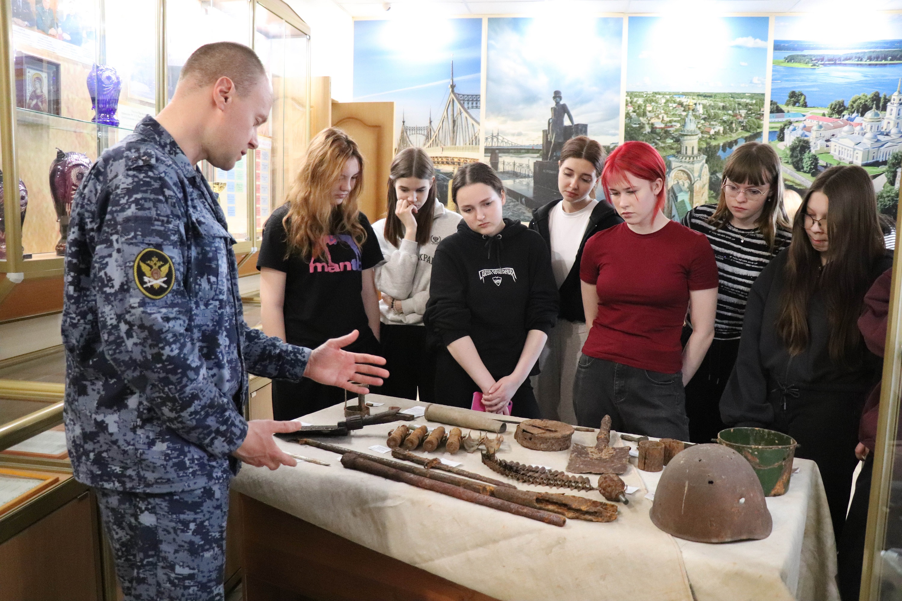 УФСИН Твери открывает двери: первокурсники кооперативного техникума узнают о профессии изнутри