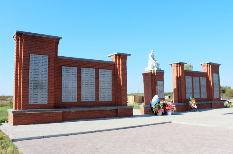 Калининский округ готовится к 79-й годовщине Победы: воинские захоронения обретут новый вид