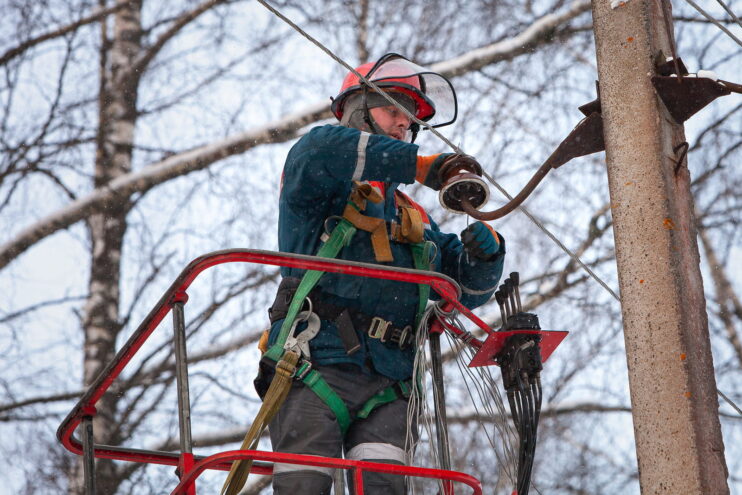 Энергетики «Тверьэнерго» восстановили электроснабжение более 90% пострадавших от непогоды потребителей