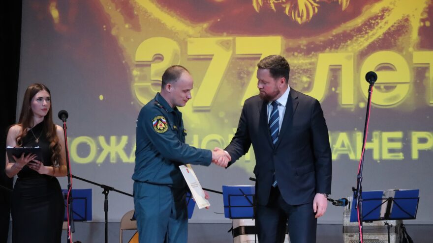 Глава Ржева поздравил ветеранов и сотрудников пожарной охраны с профессиональным праздником