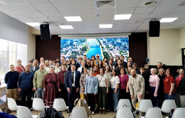 Что притягивает молодежь на село