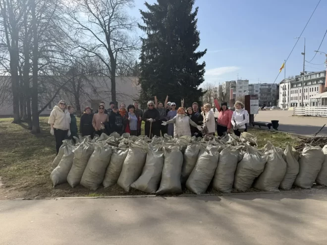 Солнце, труд и энтузиазм: как в Твери прошел субботник Солнце, труд и энтузиазм: как в Твери прошел субботник