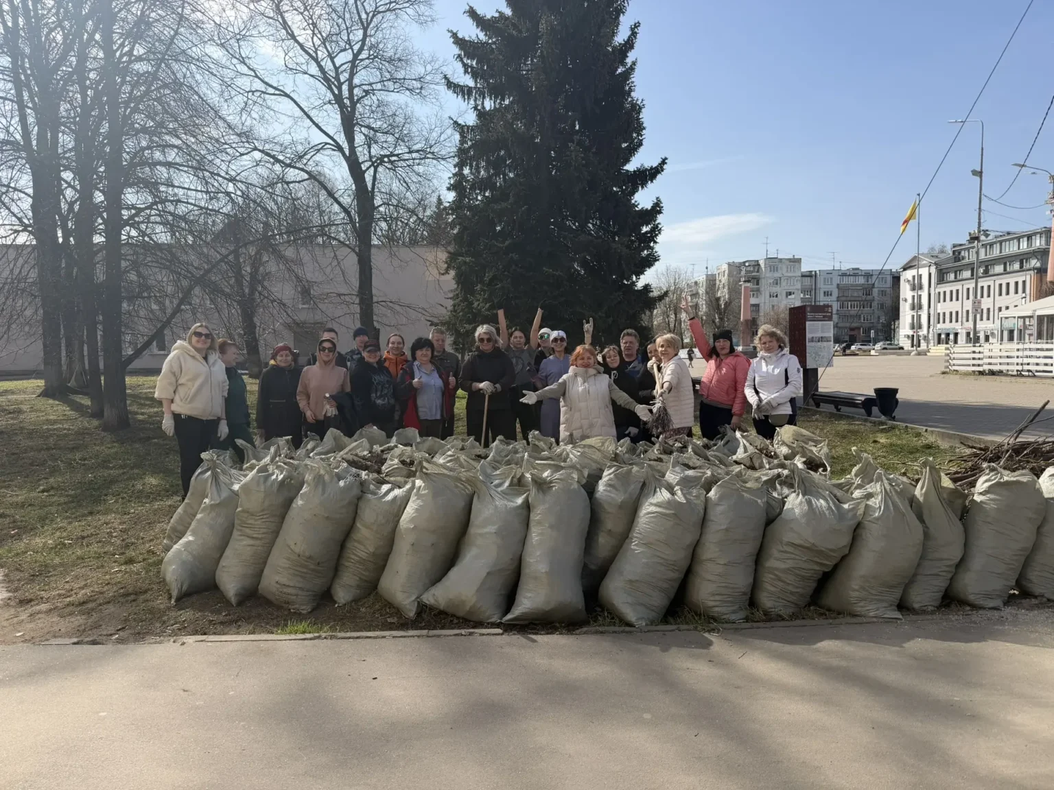 Солнце, труд и энтузиазм: как в Твери прошел субботник