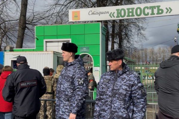 Победа ФК "Тверь" под надежной защитой: Росгвардейцы обеспечили порядок на стадионе Победа ФК "Тверь" под надежной защитой: Росгвардейцы обеспечили порядок на стадионе