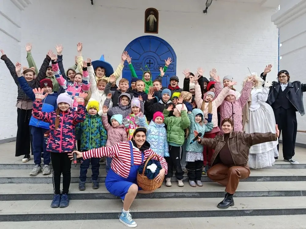 Незнайка на Пасху: студенты Твери подарили детям волшебство