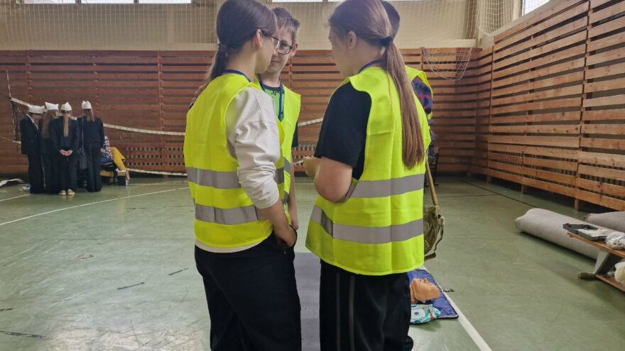 Красный Крест и Минобразования Твери объединили школьников для спасения жизней: Итоги городских соревнований санитарных постов