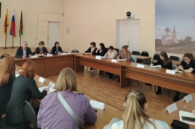 В Калининском округе прошла встреча по вопросам занятости несовершеннолетних