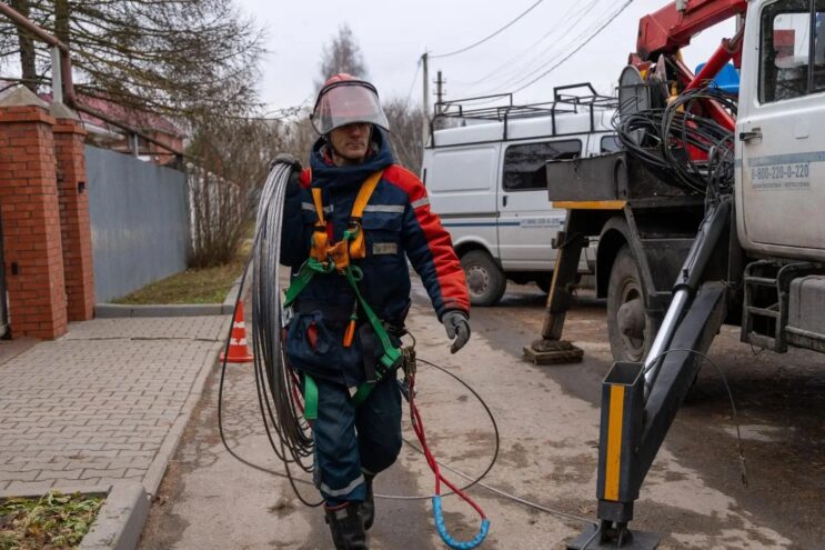 Энергетики «Тверьэнерго» вернули свет почти 60% пострадавшим из-за непогоды потребителям