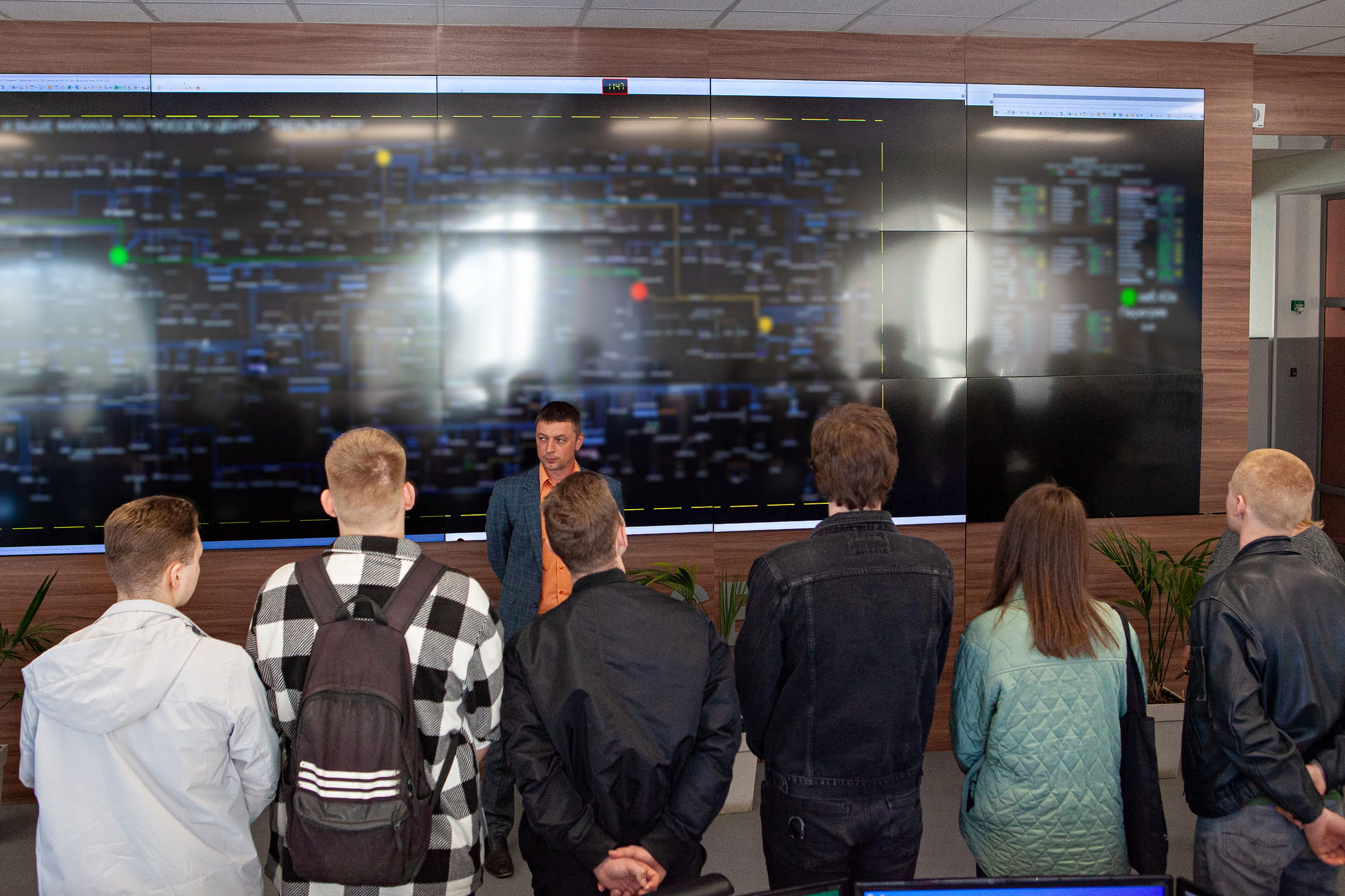 Будущие энергетики увидели работу диспетчеров и современные подстанции филиала «Россети Центр» - «Тверьэнерго»