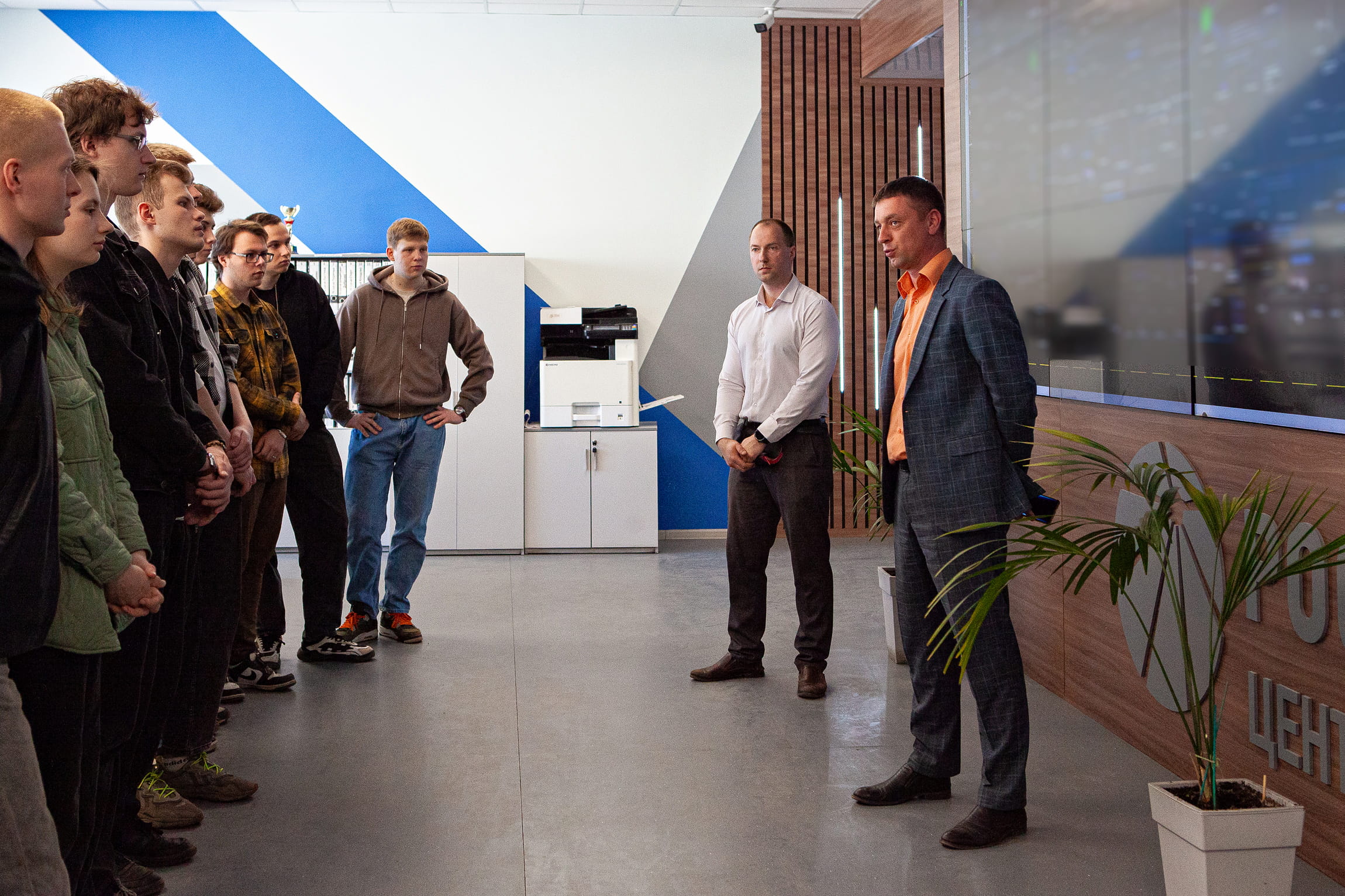 Будущие энергетики увидели работу диспетчеров и современные подстанции филиала «Россети Центр» - «Тверьэнерго»