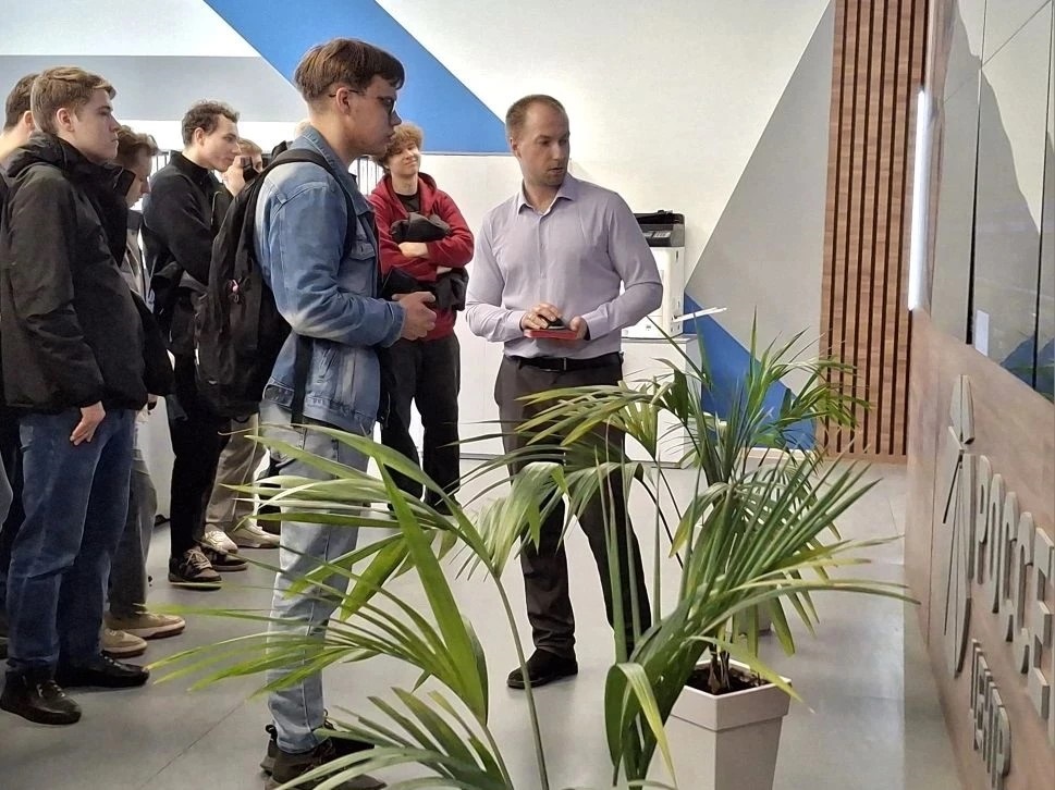 Студенты ТвГТУ познакомились с работой Центра управления сетями и подстанции «Южная» «Тверьэнерго»