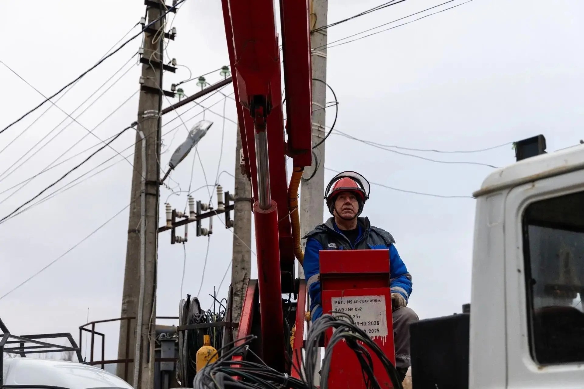 Для восстановления электроснабжения в Тверскую область направлены дополнительные бригады энергетиков из 6 регионов