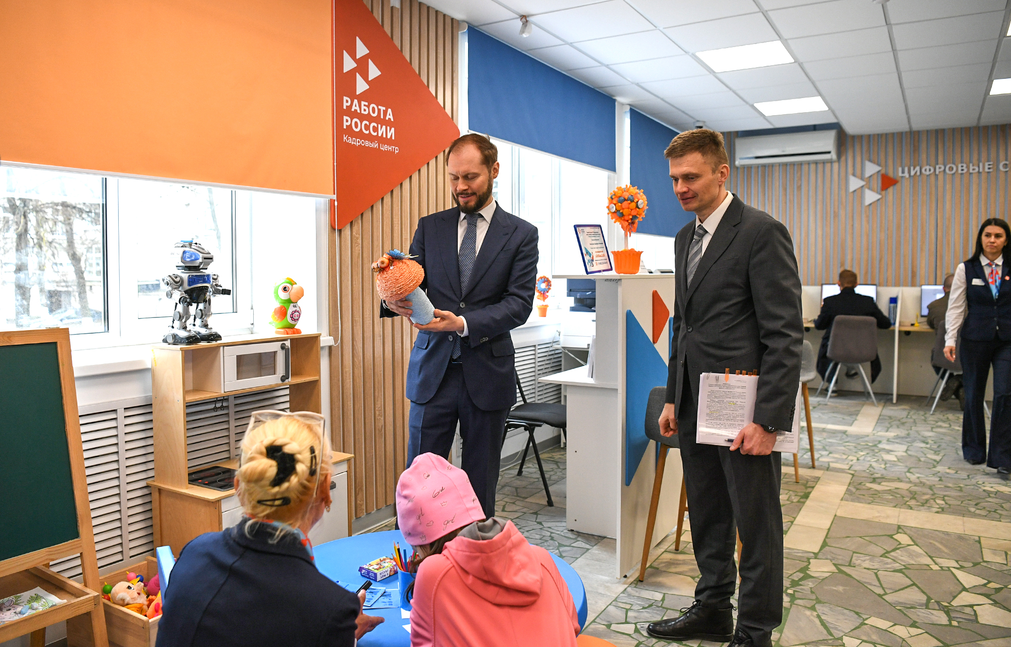 Ремонт соцучреждений и работа для молодежи в Твери