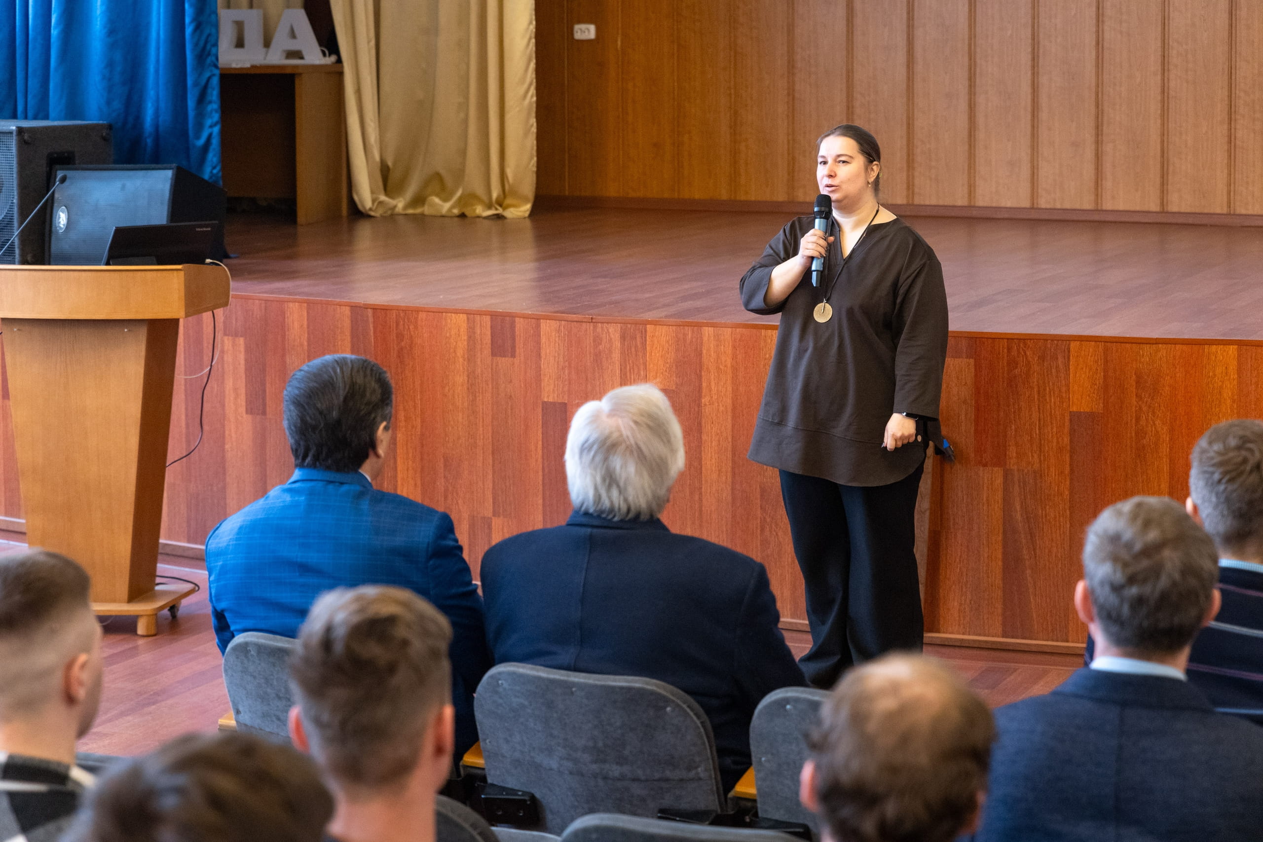В Тверском Политехе открылась выставка примеров проектирования доступной среды «Город в деталях»