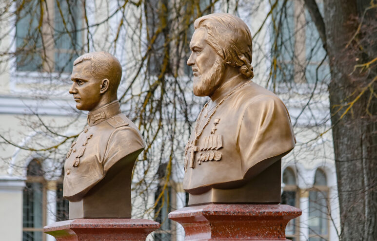 В Ржеве открыли бюсты двум Героям России