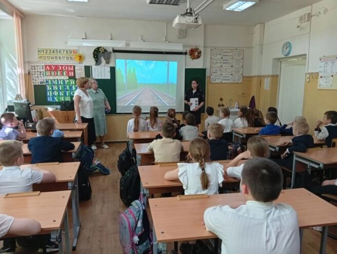 "Уступи дорогу поездам!": Профилактическая акция в Осташкове прошла под знаком безопасности на транспорте "Уступи дорогу поездам!": Профилактическая акция в Осташкове прошла под знаком безопасности на транспорте