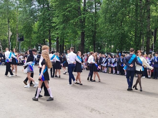 В Лихославле прозвенели последние звонки
