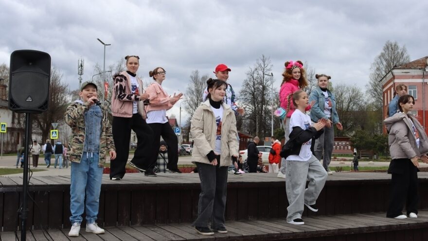 В Нелидово заработали фонтаны