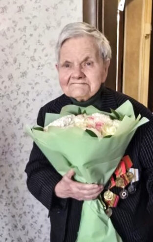100 лет исполнилось ветерану ВОВ Александре Карюкиной 100 лет исполнилось ветерану ВОВ Александре Карюкиной