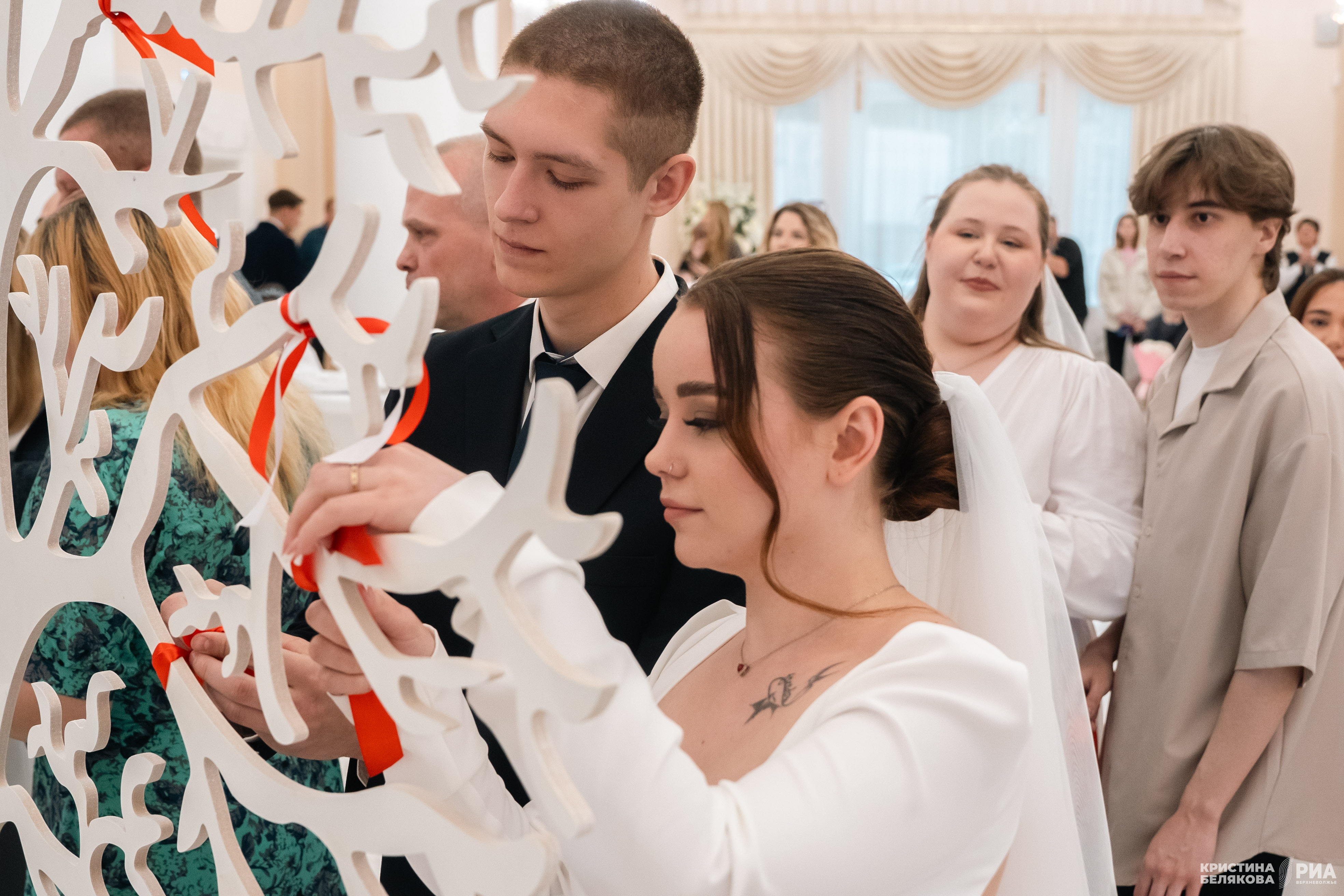 Во Дворце бракосочетания Твери открыли летний сезон