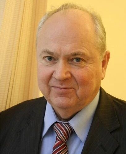 «Нравственный ориентир» Королев поздравил легендарного ректора медакадемии