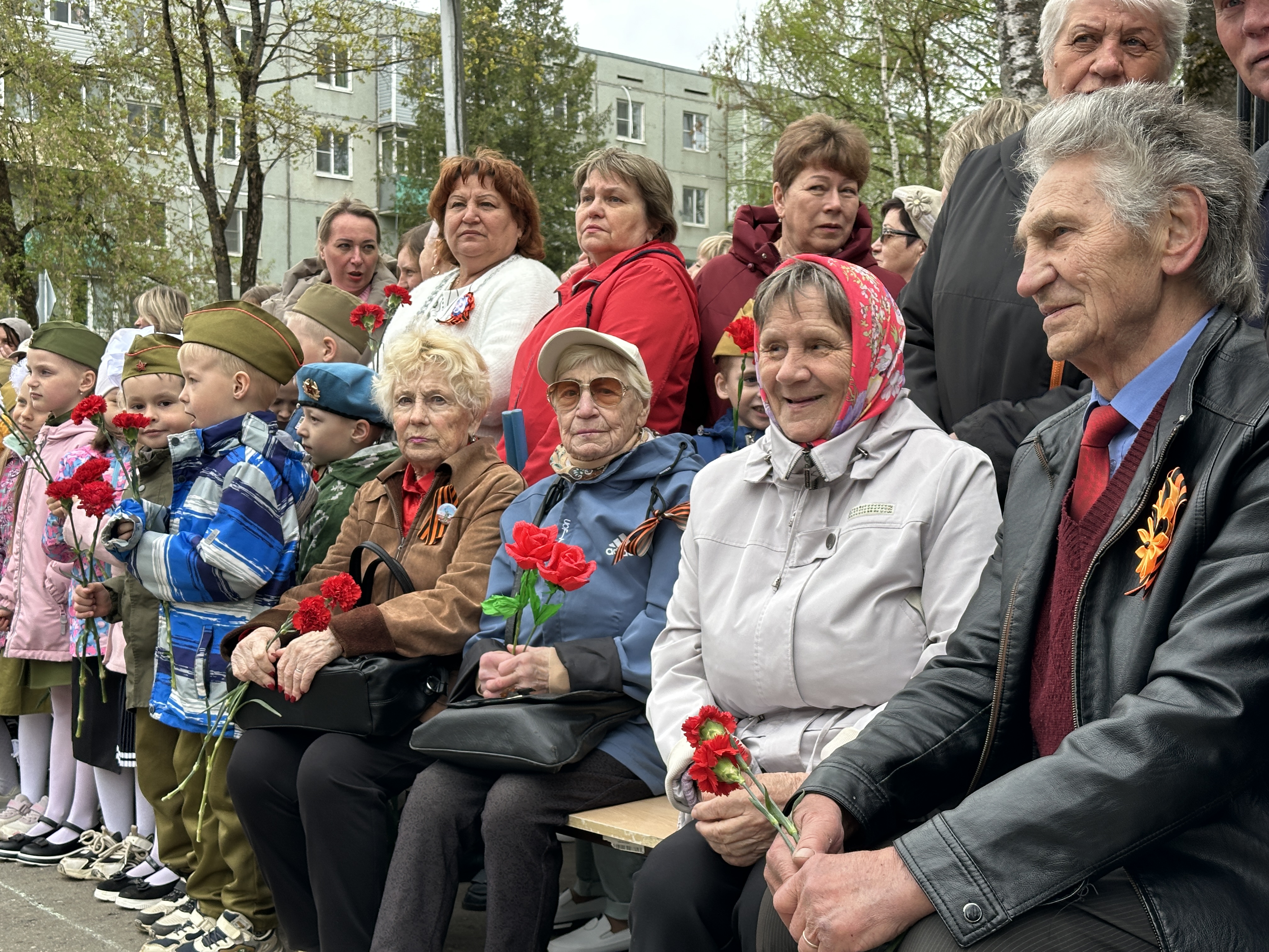 В Лихославле зажгли Вечный огонь на Обелиске воинам-освободителям
