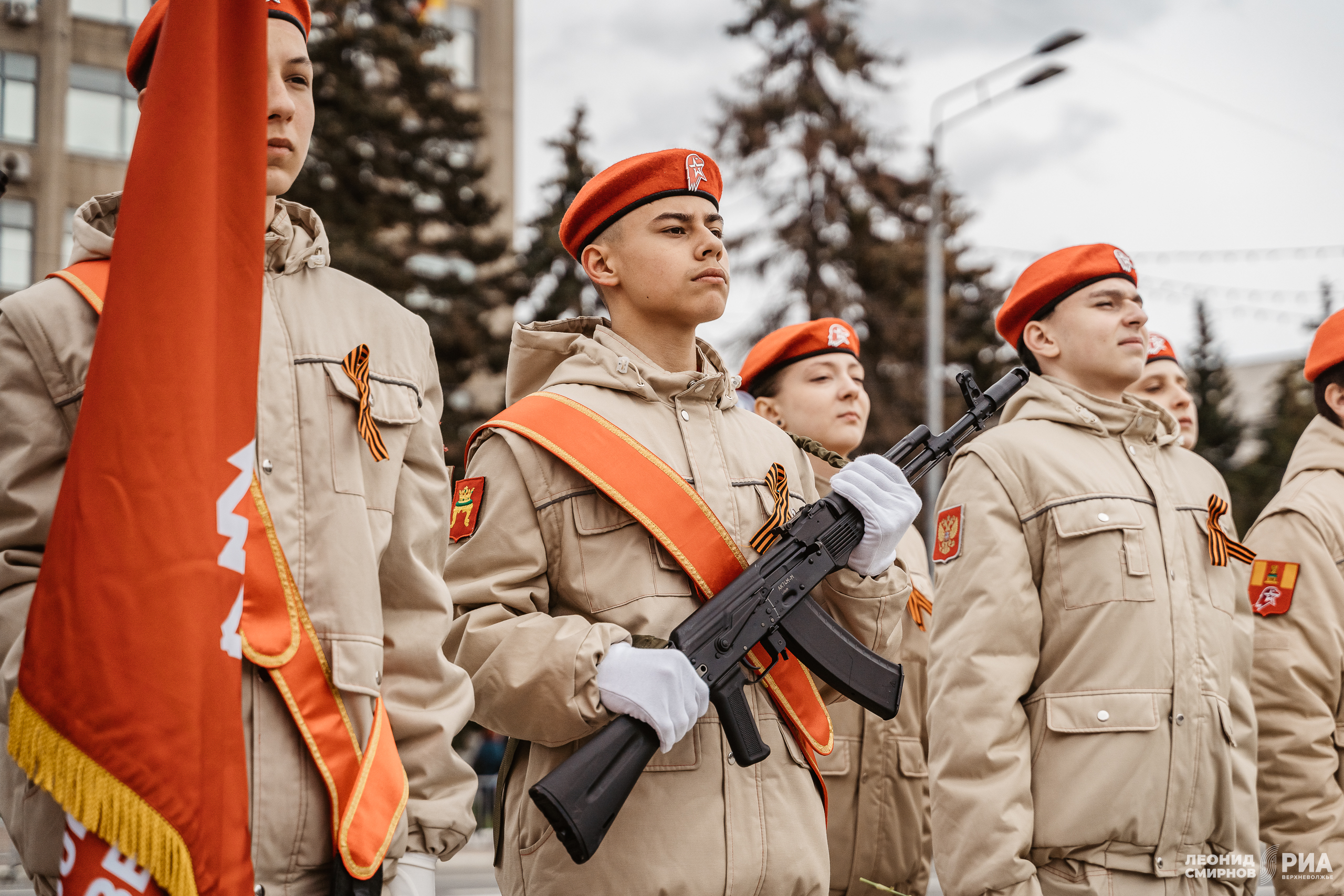 «Мы в вечном долгу»: Королев обратился к ветеранам и бойцам СВО на параде
