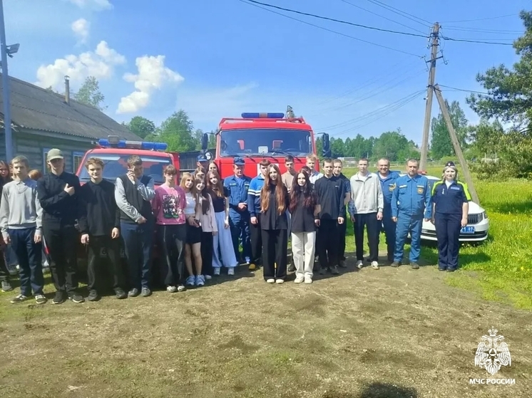 В Оленино сотрудники МЧС провели занятие с подростками В Оленино сотрудники МЧС провели занятие с подростками