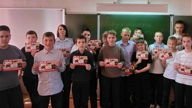 Школьникам Вышневолоцкого округа напомнили, что скутер детям не игрушка