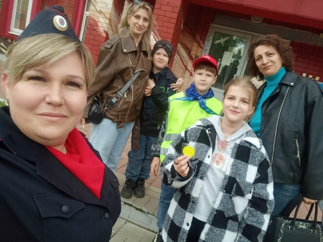 Засветись на дороге: в Ржеве прошла акция по безопасности пешеходов Засветись на дороге: в Ржеве прошла акция по безопасности пешеходов