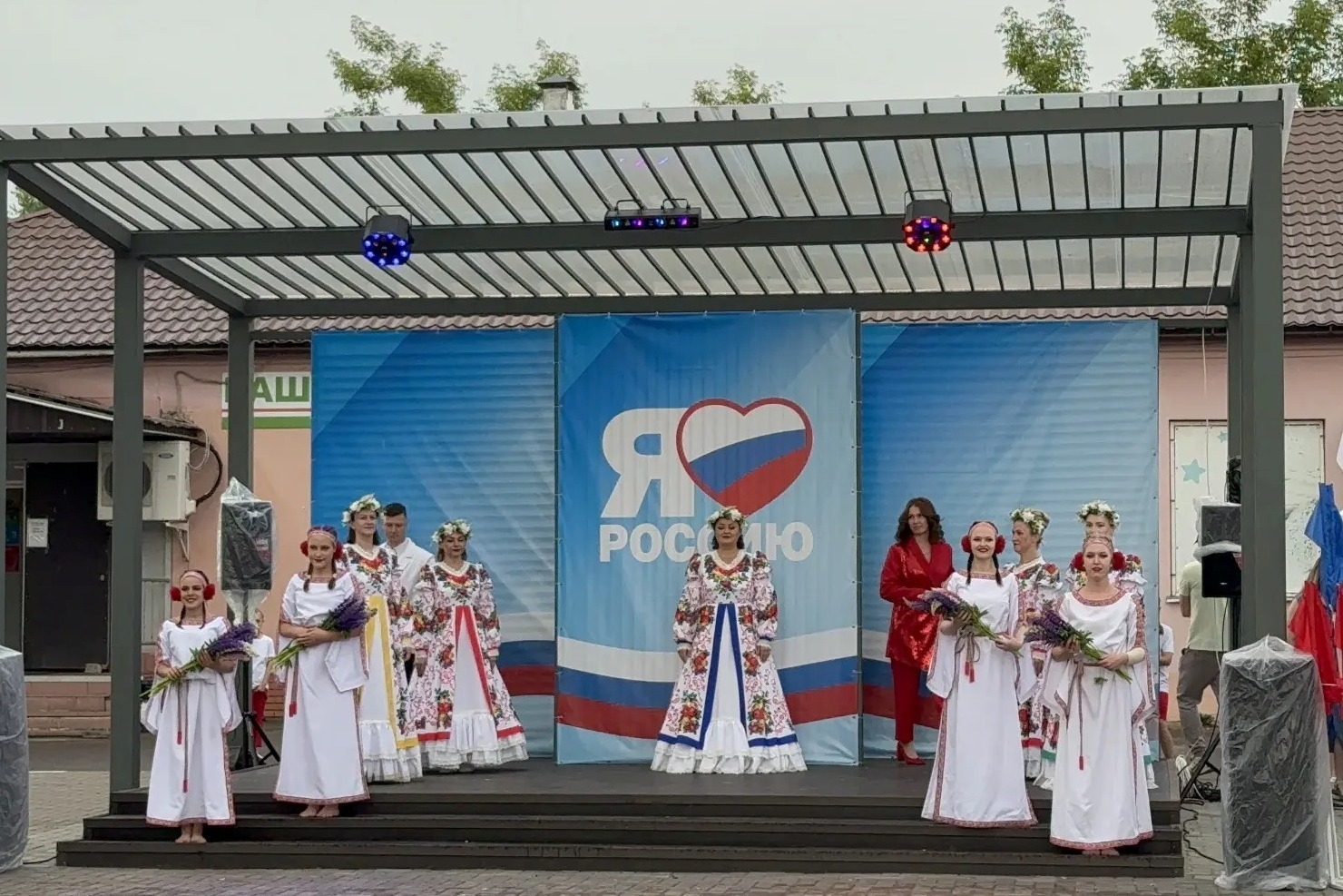 Деревня Квакшино преобразилась: открыта новая площадка у Дома культуры Деревня Квакшино преобразилась: открыта новая площадка у Дома культуры