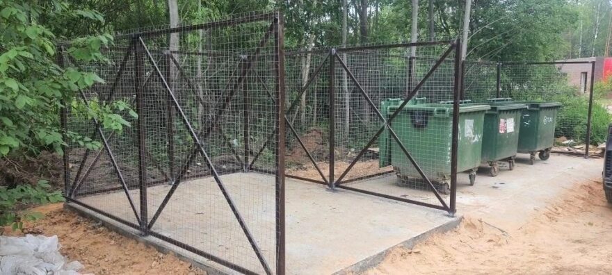 В деревнях Калининского округа обустраивают контейнерные площадки В деревнях Калининского округа обустраивают контейнерные площадки