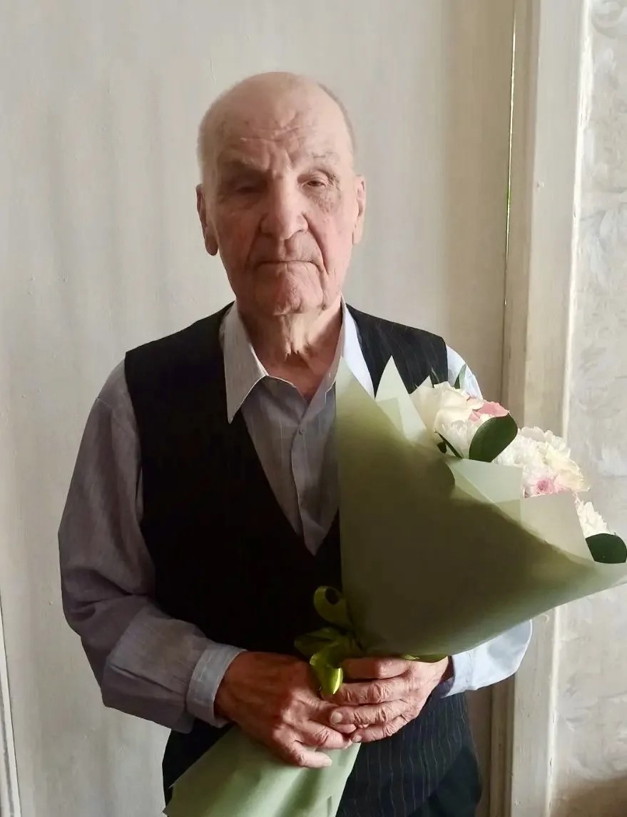 Виталий Королев поздравил с 97-летием Павла Кабанова Виталий Королев поздравил с 97-летием Павла Кабанова