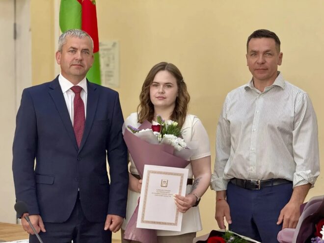 Участникам СВО и многодетным семьям вручили сертификаты на землю в Калининском округе