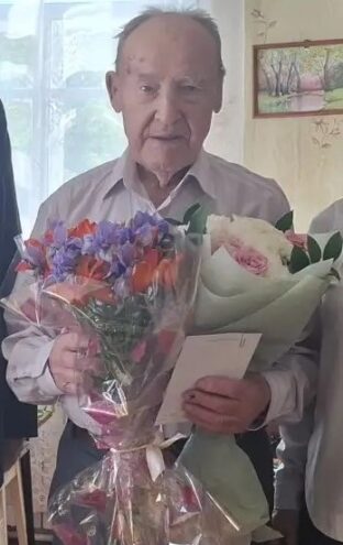 Виталий Королев поздравил с 98-летием Петра Фёдорова Виталий Королев поздравил с 98-летием Петра Фёдорова