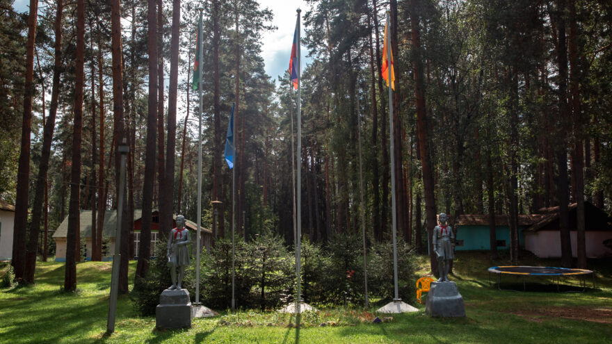 Дом, дача, лагерь: как родители планируют летний отдых детей в 2026 году