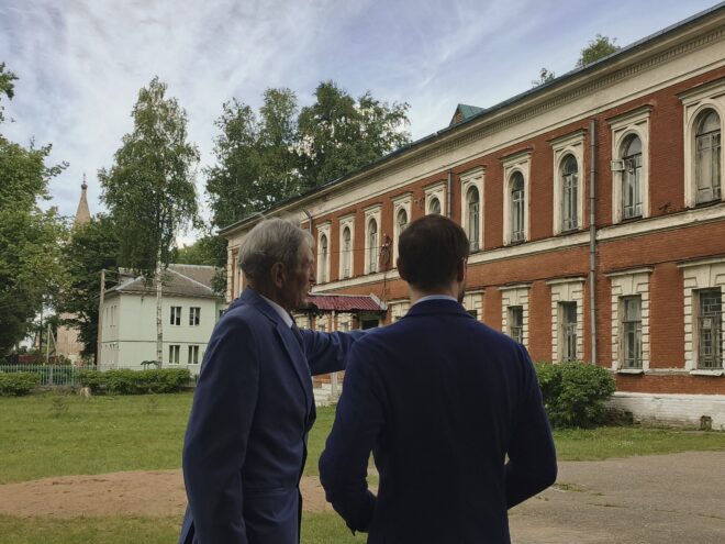 Память о деде породнила Виталия Королева с Осташковом