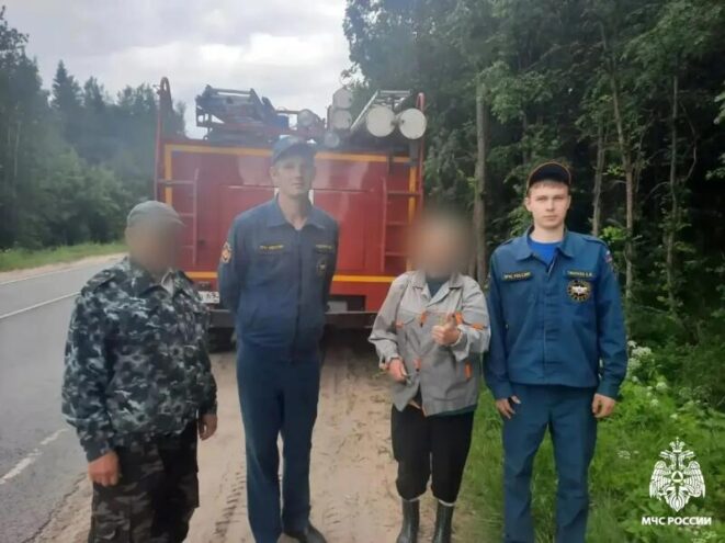 Благополучный исход: Как сотрудники МЧС помогли заблудившимся в лесу под Тверью Благополучный исход: Как сотрудники МЧС помогли заблудившимся в лесу под Тверью
