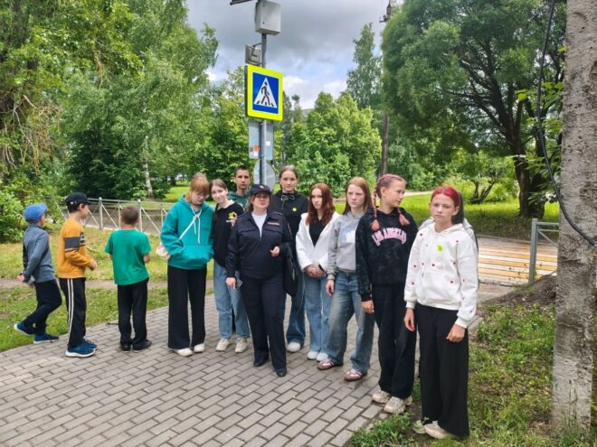 Безопасное лето: В Удомле школьников учат ПДД и поведению на воде