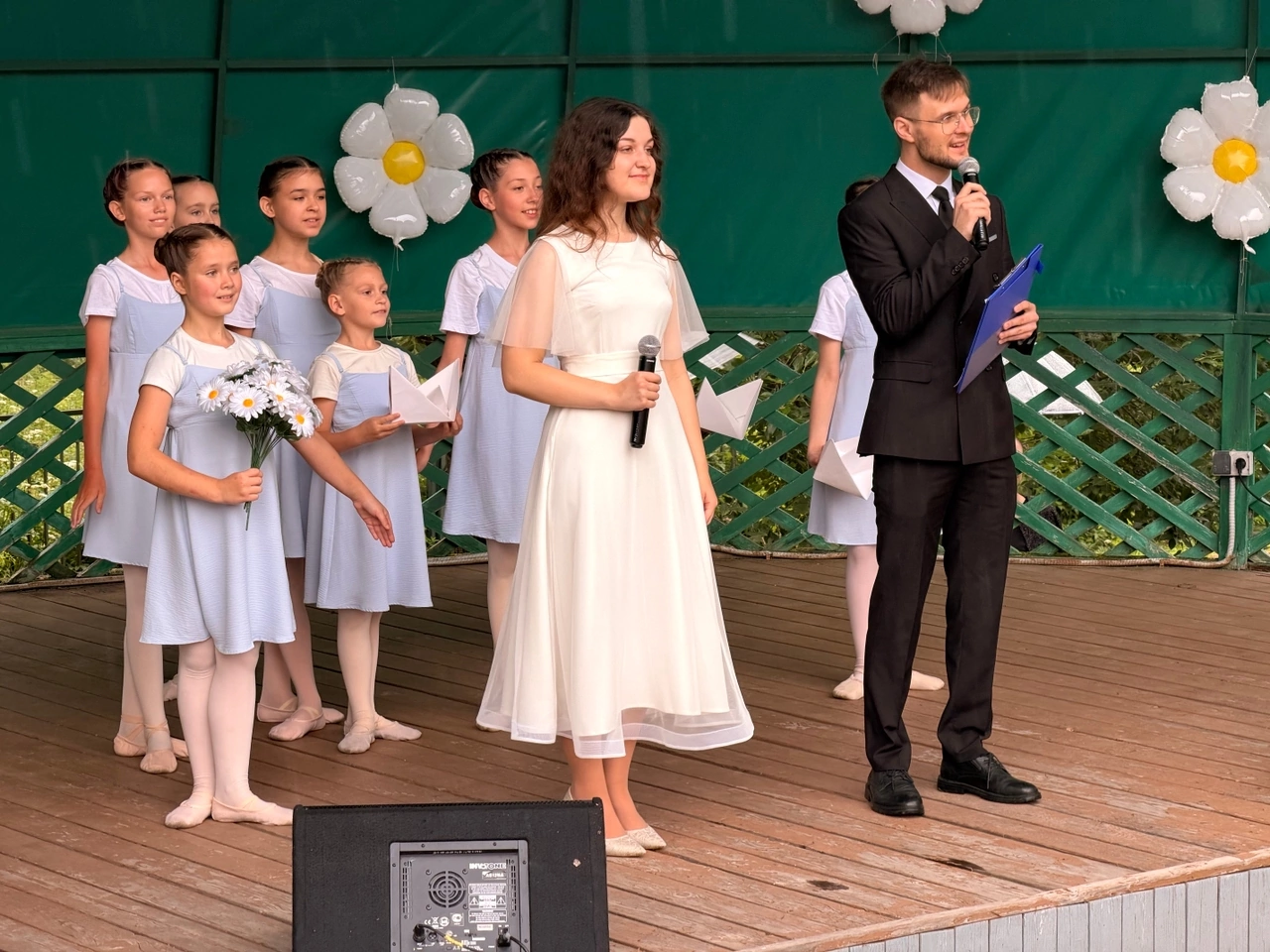 Семейный праздник в Домотканово объединил детей и родителей Семейный праздник в Домотканово объединил детей и родителей