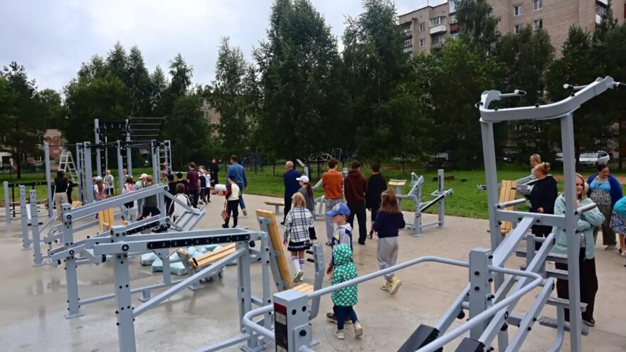 Новая детская площадка появится на территории школы города Ржев Новая детская площадка появится на территории школы города Ржев