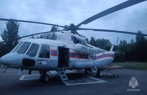 Вертолёт МЧС экстренно перевёз больного из Торопецкого МО