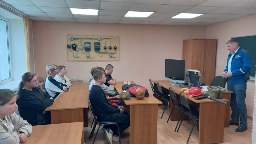 «Тверьэнерго» знакомит школьников Тверской области с профессией энергетика «Тверьэнерго» знакомит школьников Тверской области с профессией энергетика