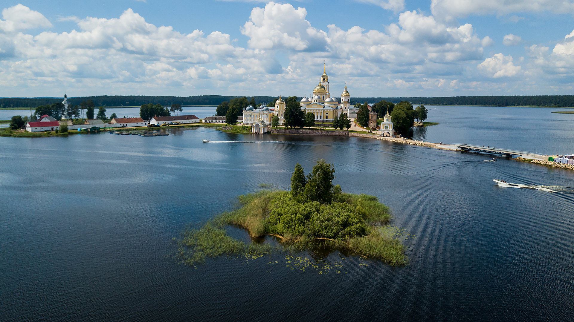 Осташков вошел в топ-10 самых дорогих направлений для летнего отдыха в России Осташков вошел в топ-10 самых дорогих направлений для летнего отдыха в России